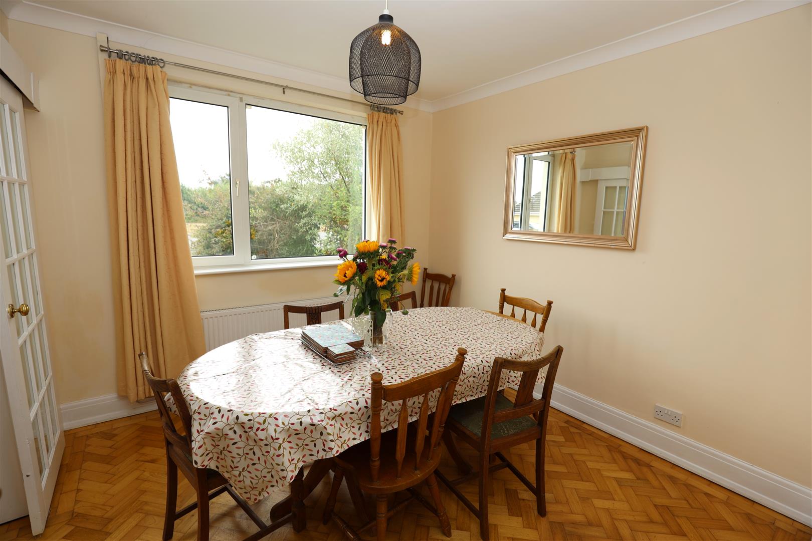 10 Downs View Close, Aberthin, Cowbridge, CF71 7HG